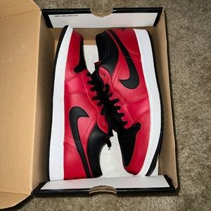 Air Jordan 1 Low “Reverse Bred”.